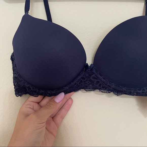 Gilly Hicks Bra - Picture 2 of 4